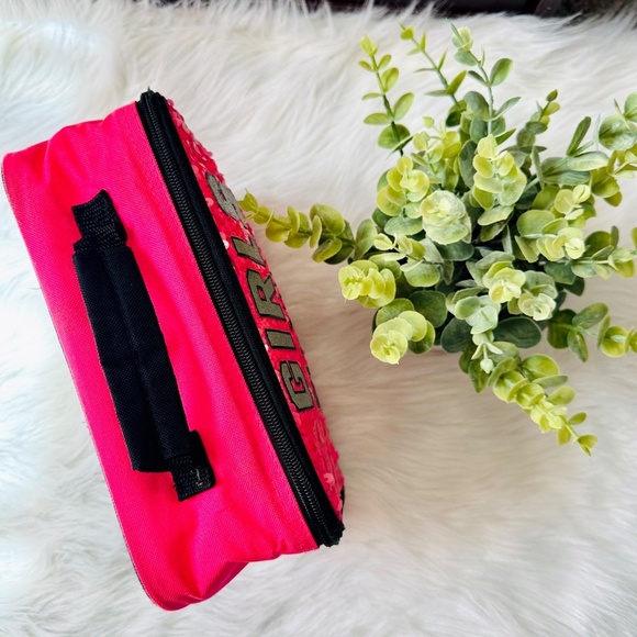Justice “Girls Can Change the World” Sequin Lunchbox – Pink & Black - Picture 6 of 8